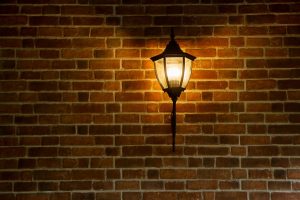 Read more about the article What to Look for in an Outdoor Lighting Installer